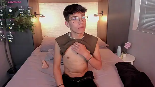 Snapshot of tim__fox chatting on February 20, 2025, 7:30 pm tim fox online show from February 20, 2025, 7:30 pm