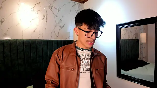 Snapshot of tim__fox chatting on September 17, 2025, 12:29 pm tim fox online show from September 17, 2025, 12:29 pm