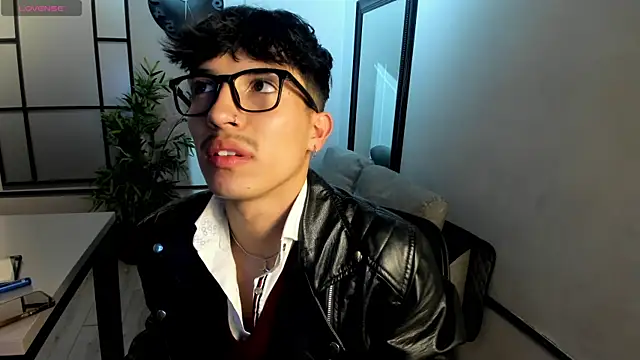 Snapshot of tim__fox chatting on October 18, 2025, 11:55 am tim fox online show from October 18, 2025, 11:55 am