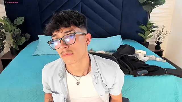 Snapshot of tim__fox chatting on November 15, 2025, 12:02 pm tim fox online show from November 15, 2025, 12:02 pm