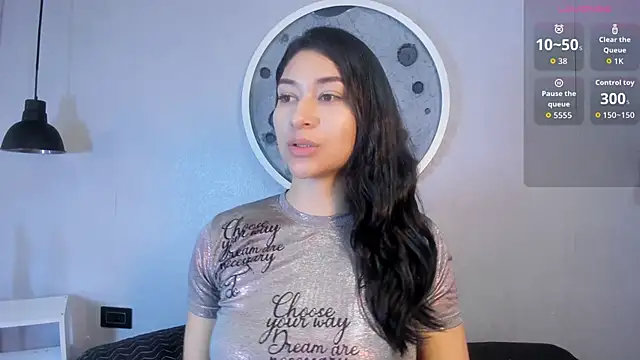 Sara conde online show from November 26, 2025, 11:22 am