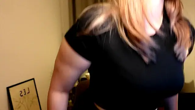 Snapshot of ShyHotNerd chatting on February 26, 2025, 12:14 pm ShyHotNerd online show from February 26, 2025, 12:14 pm