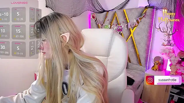 Snapshot of SussanHottye1_ chatting on November 1, 2025, 12:18 pm SussanHottye1 online show from November 1, 2025, 12:18 pm