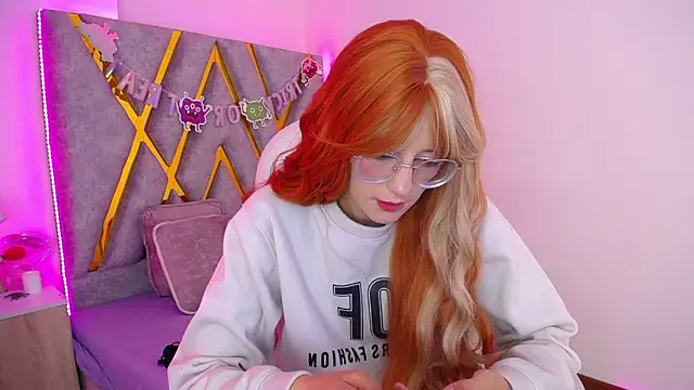 Snapshot of SussanHottye1_ chatting on November 23, 2025, 11:54 am SussanHottye1 online show from November 23, 2025, 11:54 am