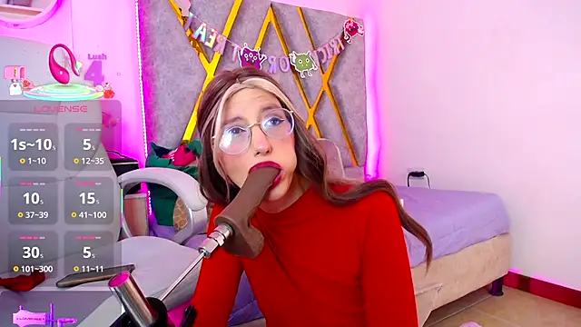 Snapshot of SussanHottye1_ chatting on December 4, 2025, 10:24 am SussanHottye1 online show from December 4, 2025, 10:24 am