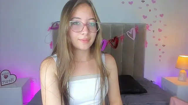 Snapshot of Dahlia_Rousse chatting on March 14, 2025, 10:05 pm Dahlia Rousse online show from March 14, 2025, 10:05 pm