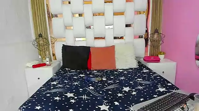 SolEvanss online show from February 20, 2025, 7:45 am