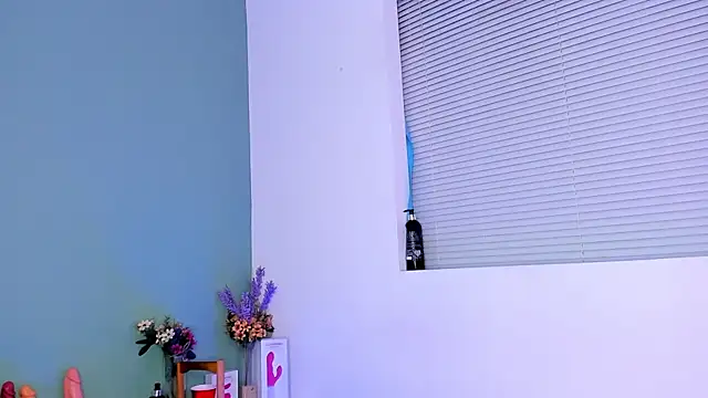 Snapshot of LovelyNickii chatting on March 7, 2025, 12:34 pm LovelyNickii online show from March 7, 2025, 12:34 pm