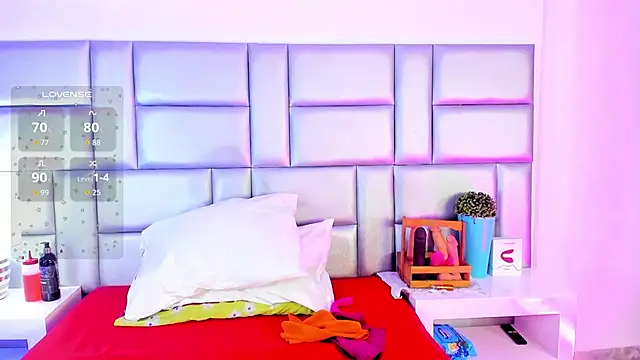 Snapshot of LovelyNickii chatting on September 12, 2025, 1:33 pm LovelyNickii online show from September 12, 2025, 1:33 pm