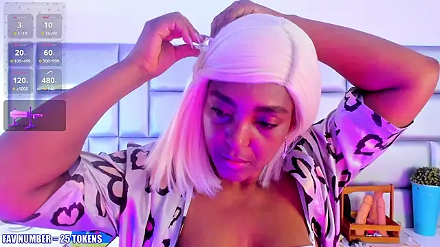 Snapshot of LovelyNickii chatting on November 14, 2025, 12:48 pm LovelyNickii online show from November 14, 2025, 12:48 pm