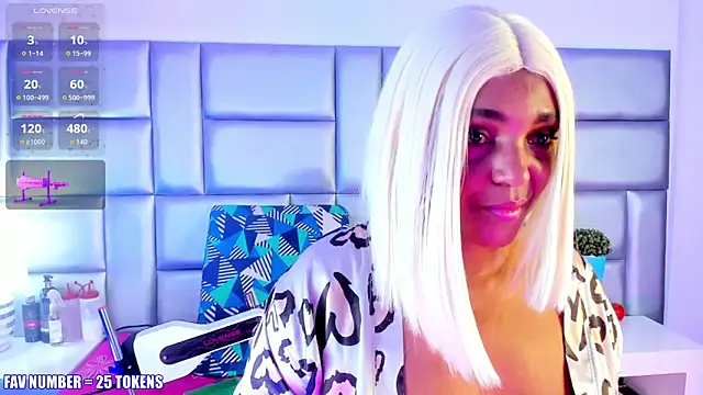 Snapshot of LovelyNickii chatting on November 20, 2025, 1:00 pm LovelyNickii online show from November 20, 2025, 1:00 pm