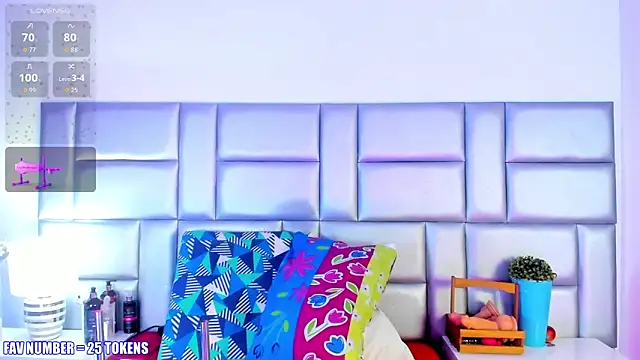 Snapshot of LovelyNickii chatting on November 24, 2025, 12:38 pm LovelyNickii online show from November 24, 2025, 12:38 pm