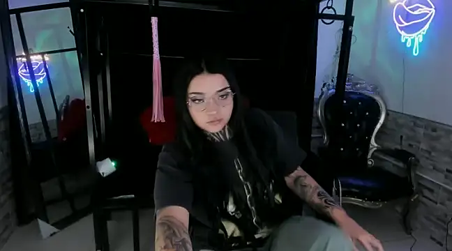 Snapshot of amyswallow7 chatting on January 18, 2025, 6:43 pm amyswallow7 online show from January 18, 2025, 6:43 pm