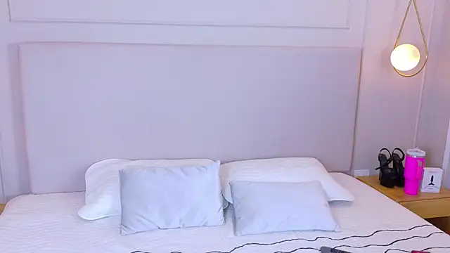 Snapshot of AlynAllen chatting on March 11, 2025, 7:25 pm AlynAllen online show from March 11, 2025, 7:25 pm