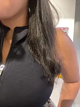 Snapshot of AlynAllen chatting on November 2, 2025, 12:07 pm AlynAllen online show from November 2, 2025, 12:07 pm