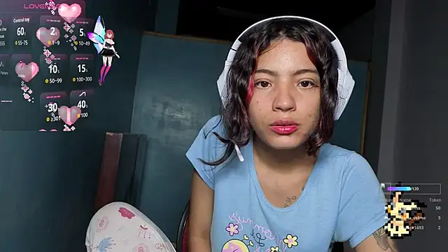 Lovelyamyy online show from November 11, 2025, 9:53 am