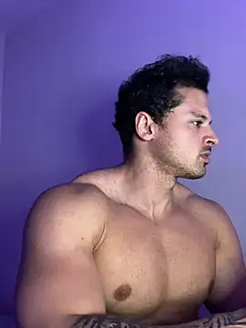 Snapshot of Lucasfit24 chatting on February 5, 2025, 11:50 pm Lucasfit24 online show from February 5, 2025, 11:50 pm