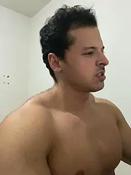 Snapshot of Lucasfit24 chatting on February 12, 2025, 12:05 am Lucasfit24 online show from February 12, 2025, 12:05 am