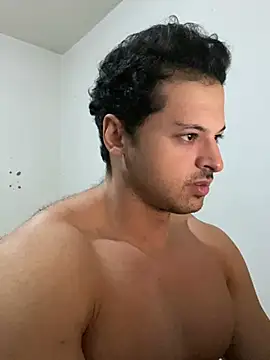 Snapshot of Lucasfit24 chatting on February 14, 2025, 11:53 am Lucasfit24 online show from February 14, 2025, 11:53 am