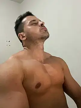 Snapshot of Lucasfit24 chatting on February 20, 2025, 11:54 pm Lucasfit24 online show from February 20, 2025, 11:54 pm