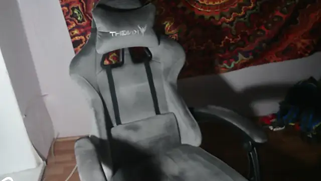 Snapshot of johnny_positive chatting on October 31, 2025, 3:57 pm johnny positive online show from October 31, 2025, 3:57 pm