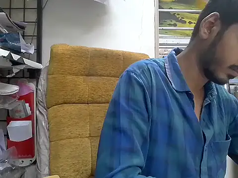 cute modell online show from November 8, 2025, 11:54 am