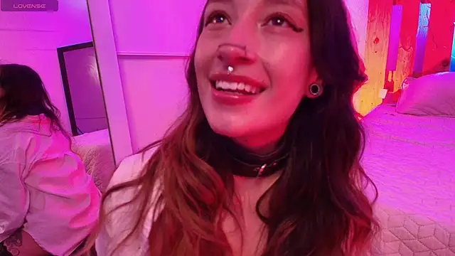 coral jonesss online show from October 3, 2025, 3:09 pm