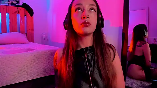 coral jonesss online show from October 24, 2025, 2:46 pm