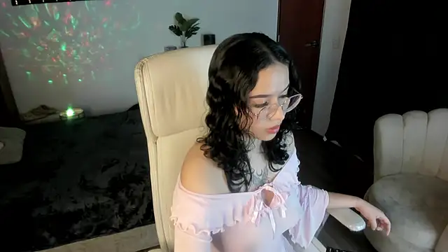 Snapshot of Renaxi_Smith chatting on September 13, 2025, 7:13 pm Renaxi Smith online show from September 13, 2025, 7:13 pm
