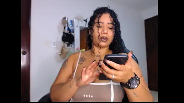 Snapshot of leslycarsson chatting on September 10, 2025, 2:44 am leslycarsson online show from September 10, 2025, 2:44 am