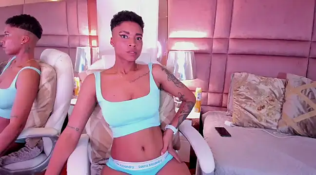 LuciaWallace online show from February 15, 2025, 6:44 am