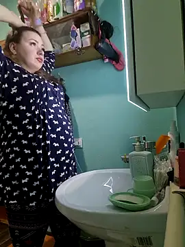 Snapshot of Jyleta chatting on December 1, 2025, 10:15 pm Jyleta online show from December 1, 2025, 10:15 pm