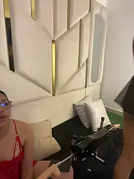 Salmaportman69 online show from March 17, 2025, 4:40 am