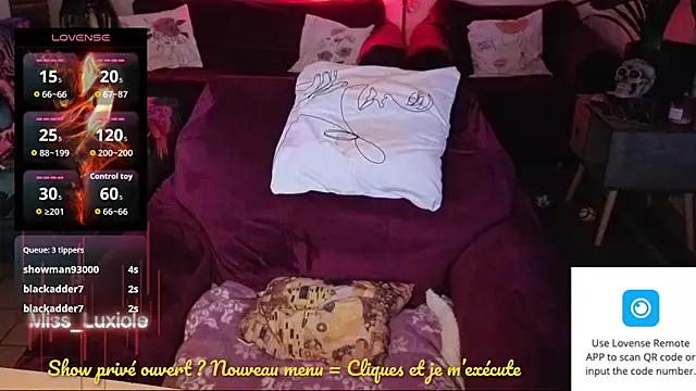 Snapshot of Miss_luxiole chatting on October 22, 2025, 11:15 pm Miss luxiole online show from October 22, 2025, 11:15 pm