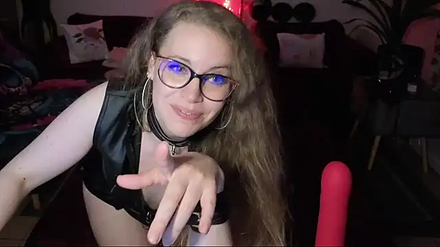 Snapshot of Miss_luxiole chatting on November 27, 2025, 5:59 pm Miss luxiole online show from November 27, 2025, 5:59 pm