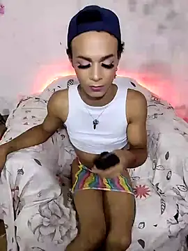 Snapshot of Teamhott chatting on January 24, 2025, 12:52 am Teamhott online show from January 24, 2025, 12:52 am