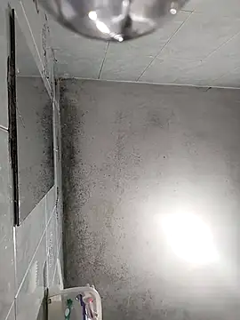 Snapshot of Teamhott chatting on October 22, 2025, 6:07 pm Teamhott online show from October 22, 2025, 6:07 pm