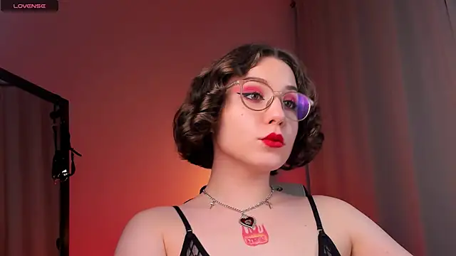 Snapshot of Eva_Moss_ chatting on February 19, 2025, 11:57 pm Eva Moss online show from February 19, 2025, 11:57 pm