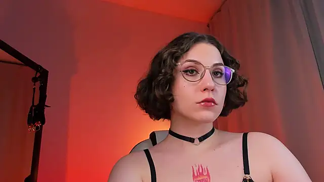 Snapshot of Eva_Moss_ chatting on February 27, 2025, 9:14 pm Eva Moss online show from February 27, 2025, 9:14 pm