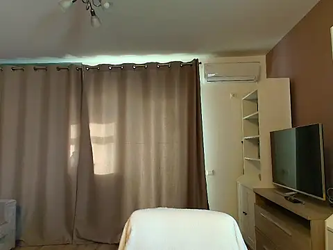 VixenVibesX online show from January 24, 2025, 8:13 am