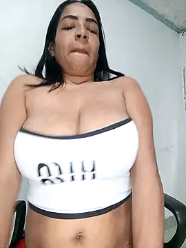 CarolinePolsen online show from February 25, 2025, 8:09 pm