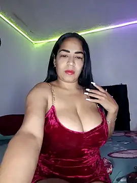 CarolinePolsen online show from October 15, 2025, 12:05 pm