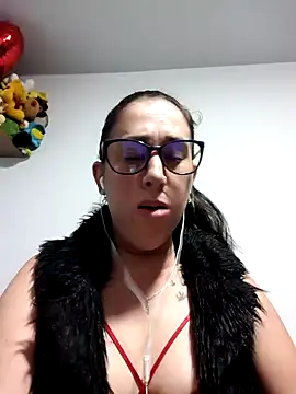 CHARLOTTE 1711 online show from October 24, 2025, 3:36 am