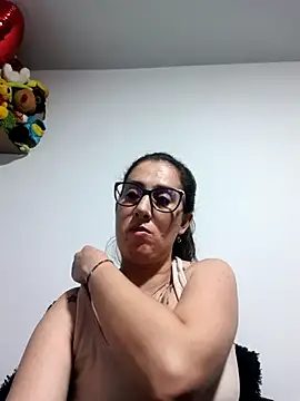 CHARLOTTE 1711 online show from November 1, 2025, 3:30 am