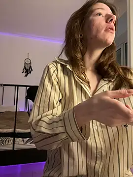 Mary Leaf online show from February 1, 2025, 5:37 pm