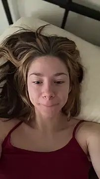 Mary Leaf online show from November 10, 2025, 9:08 am