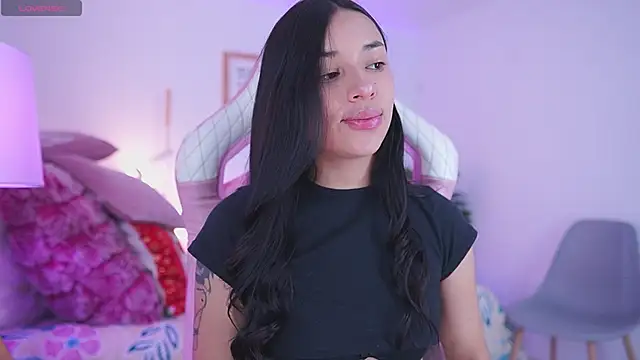 Snapshot of Hade_collinss chatting on February 11, 2025, 5:18 pm Hade collinss online show from February 11, 2025, 5:18 pm