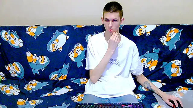 Lester Broo online show from November 26, 2025, 8:43 pm