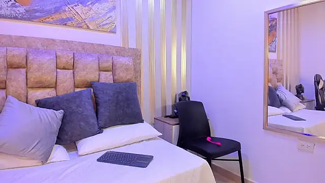 avis lara online show from September 24, 2025, 7:06 pm