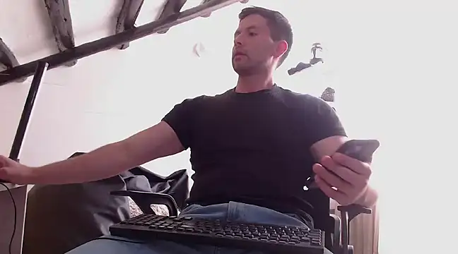 Snapshot of hairyncuteass chatting on January 11, 2025, 4:36 pm hairyncuteass online show from January 11, 2025, 4:36 pm